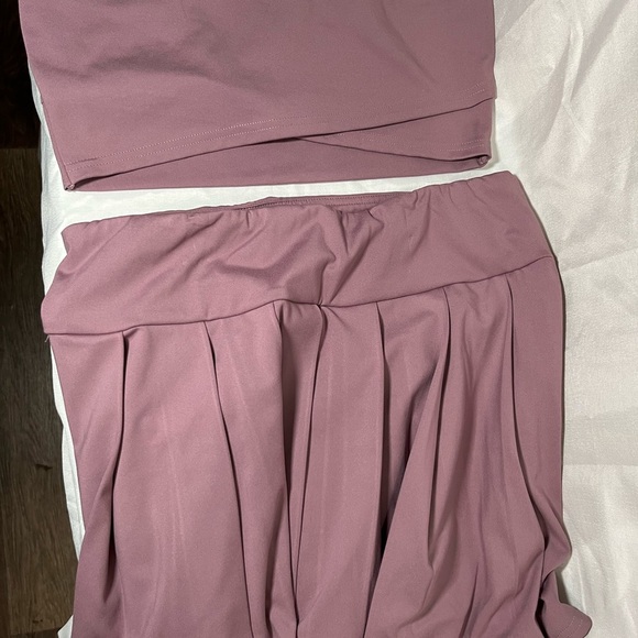 Purple matching crop top & pleated athletic tennis golf skirt workout set sz M - Picture 11 of 12